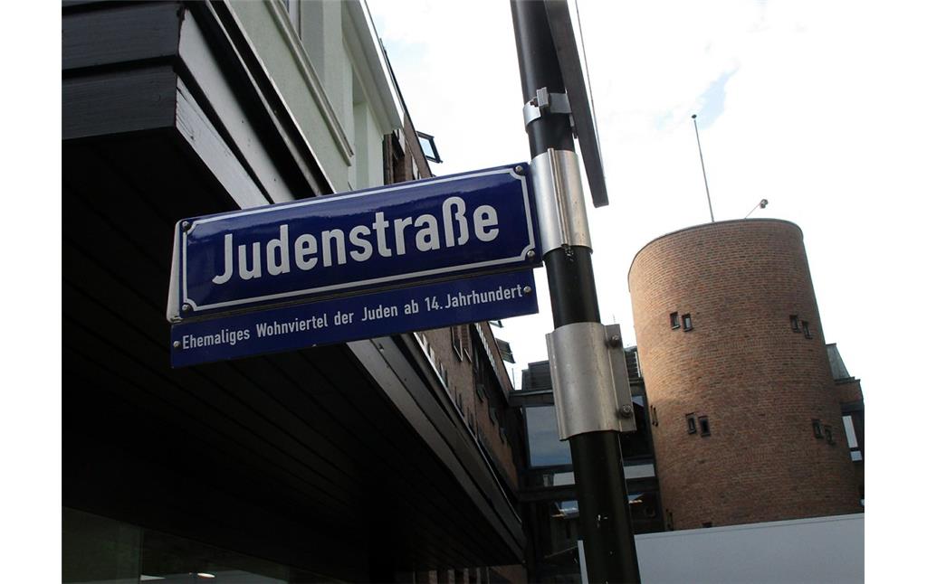 Straßenschild "Judenstraße" im Stadtkern von Kempen am Niederrhein (2017).