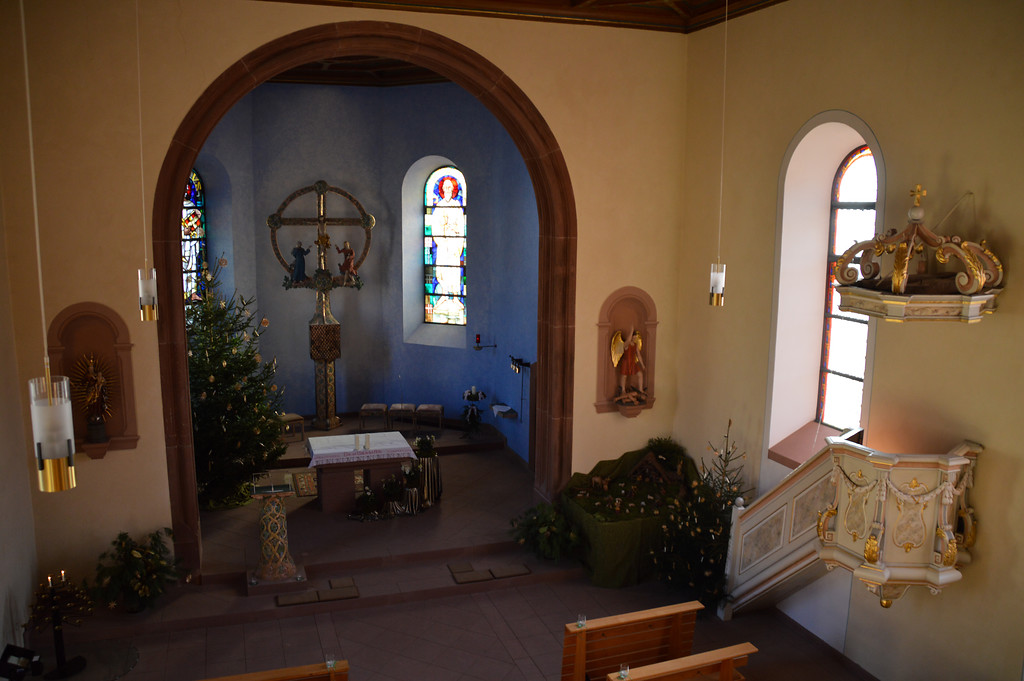 Blick in den Innenraum der Kirche Sankt Michael in Bobenthal (2019)