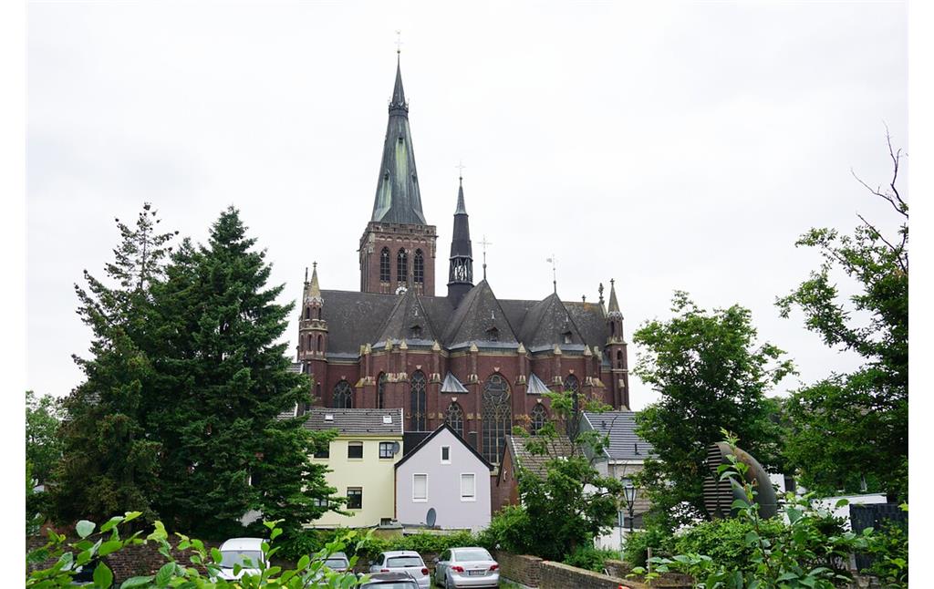 Viersen-Dülken, historischer Ortskern (2021). St. Cornelius von Norden.