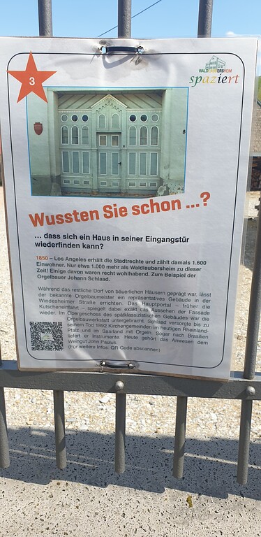 Informationsschild an der einstigen Orgelbauwerkstatt Engers und Schlaad in Waldlaubersheim (2021)