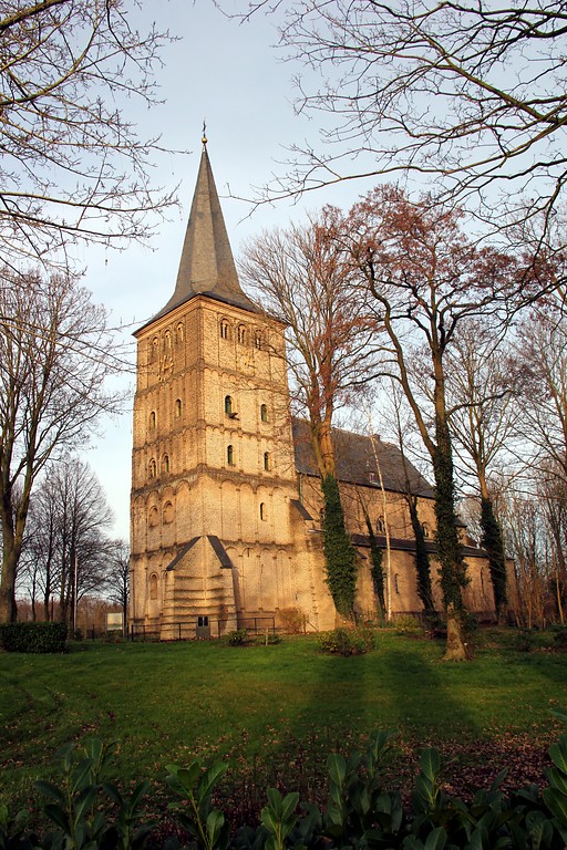 Die ehemalige Stiftskirche und heutige Pfarrkirche St. Vitus in Elten (20159