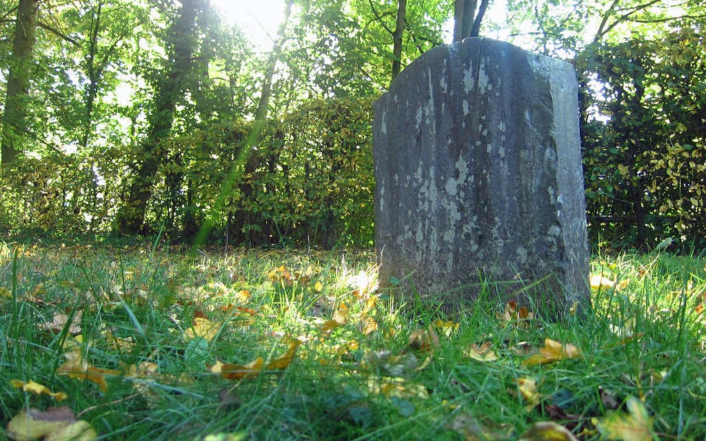 Grabstein auf dem Judenfriedhof im Heidweg in Viersen-Süchteln (2013).