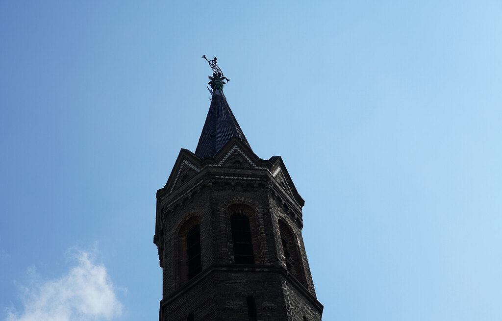 Kirchturm der Evangelischen Kirche St. Johannes in Köln-Deutz (2022)