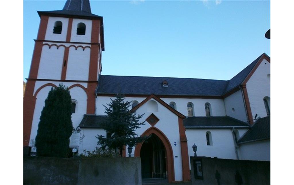 Teilansicht der Pfarrkirche St. Bartholomäus der Propstei Hirzenach in Boppard am Rhein (2014)