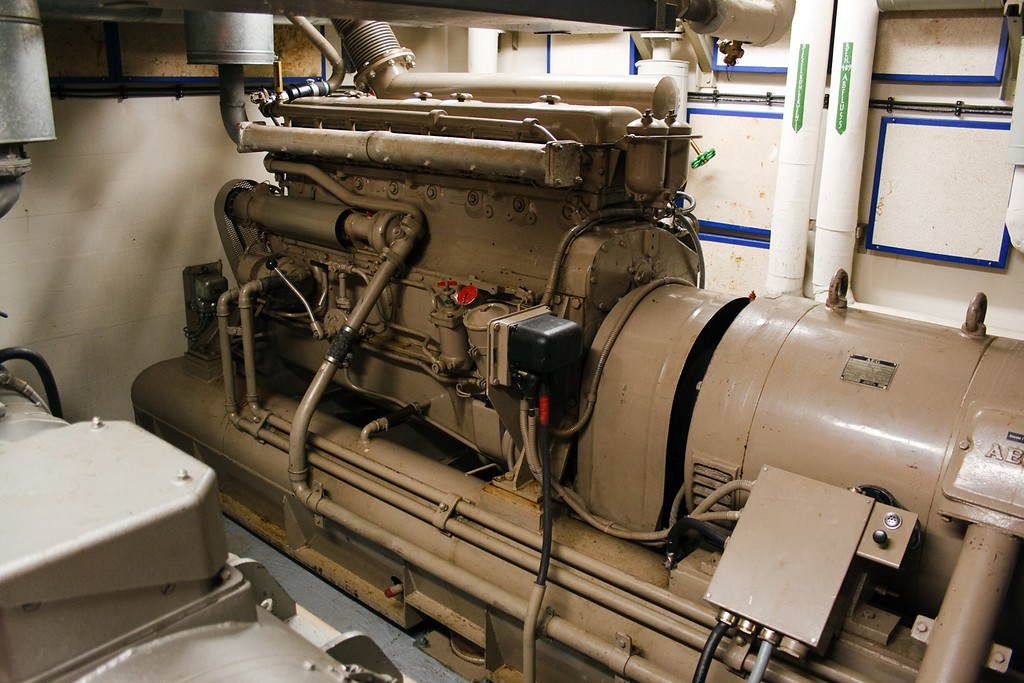 Generator zur Notstromerzeugung im ehemaligem Atombunker Ausweichsitz der Landesregierung NRW (2009)