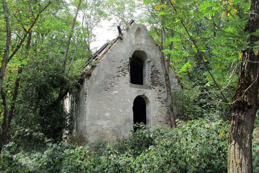 Die Kapelle "Allebrauns Heiligenhäuschen" westlich von Naunheim (2020).