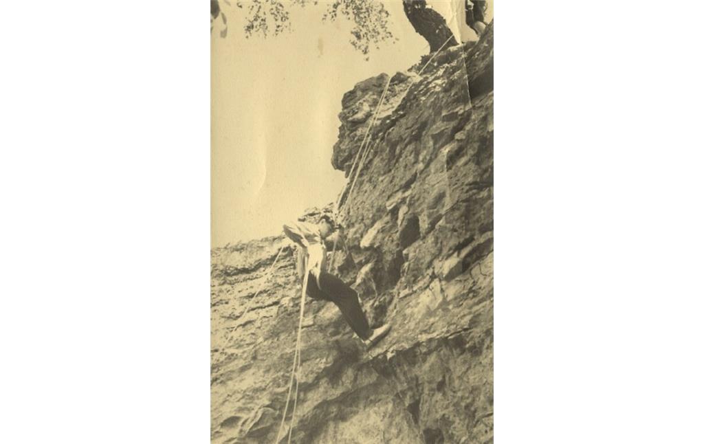 Climbing in the Devil's Rocks near Vynnyky (1957)