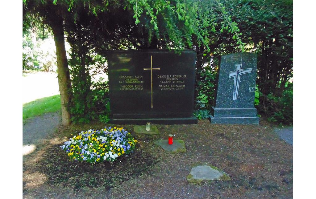 Das Grab von Max Adenauer und seiner Gattin Gisela, geborene Klein, auf dem Melatenfriedhof in Köln-Lindenthal (2020).