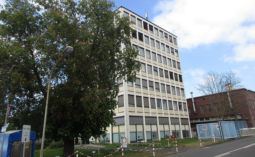 Verwaltungsgebäude am Fabrikgelände der früheren Dynamit Nobel AG in Troisdorf (2017).