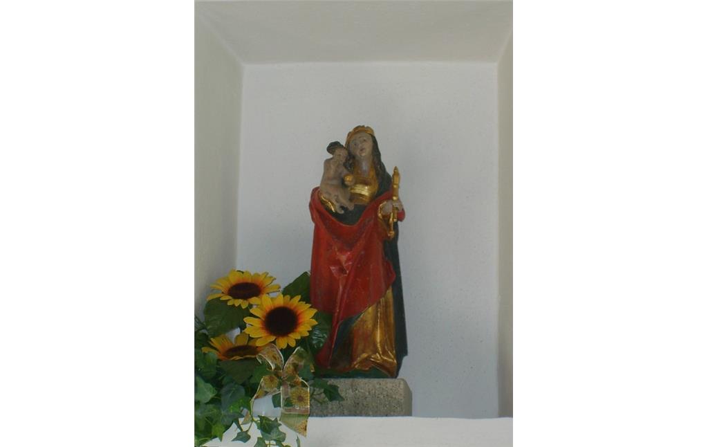 Marienfigur in der Reiferter Kapelle in Roßbach-Reifert (2014).