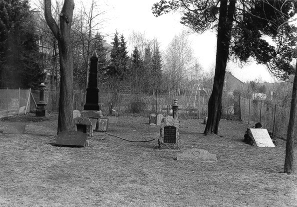 Der jüdische Friedhof Hardter Straße in Mönchengladbach-Rheindahlen (1986).