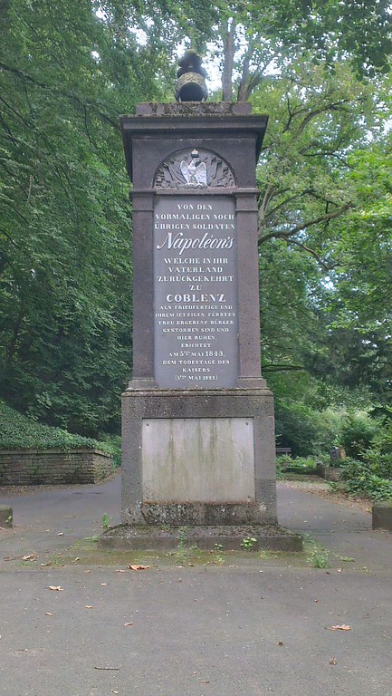 Ehrenmal, errichtet 1843 von Soldaten Napoleons auf dem Koblenzer Hauptfriedhof (2014).