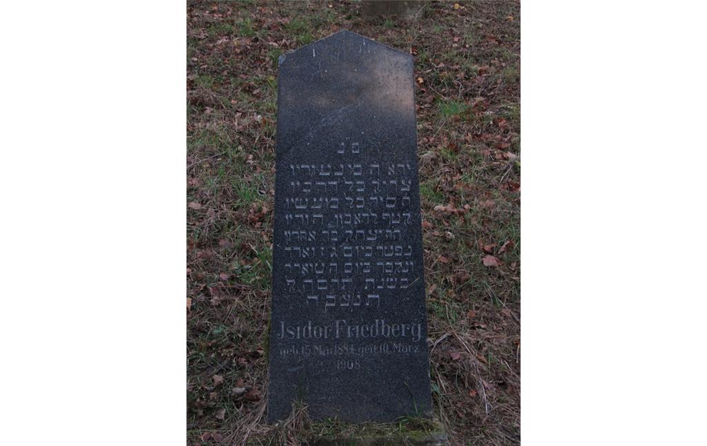 Grabstein auf dem jüdischen Friedhof am Ehrlichsberg in Miehlen (2012)