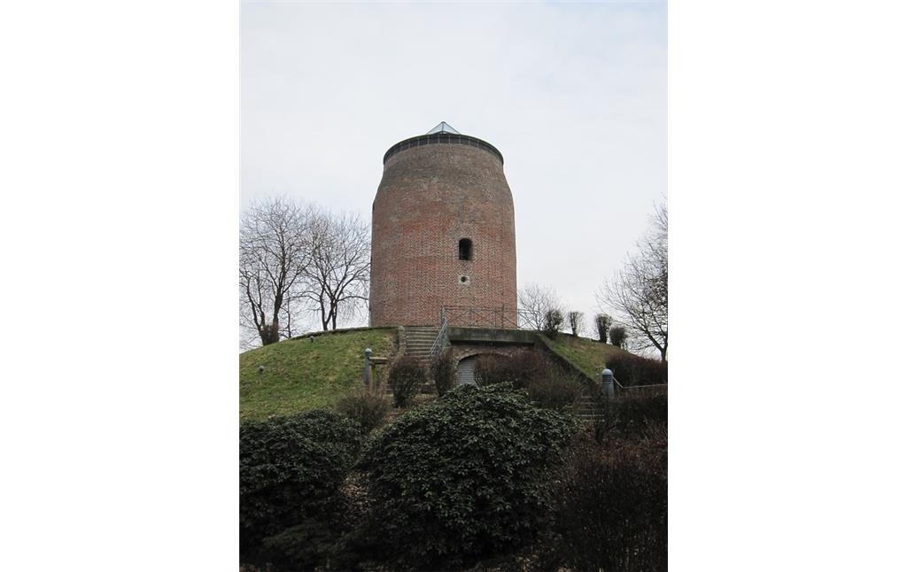 Der erhaltene Turm der Hohen Mühle in Uedem, einer ehemaligen Windmühle (2011)