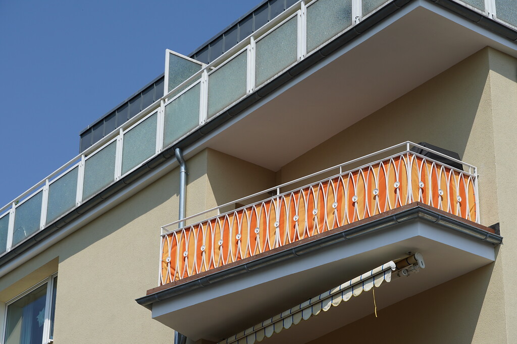 Balkon am Eckhaus Dürener Straße/Schumannstraße in Lindenthal (2022)