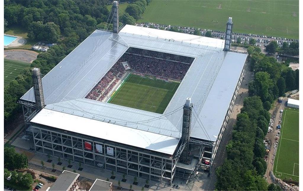 RheinEnergie-Stadion aus der Luft