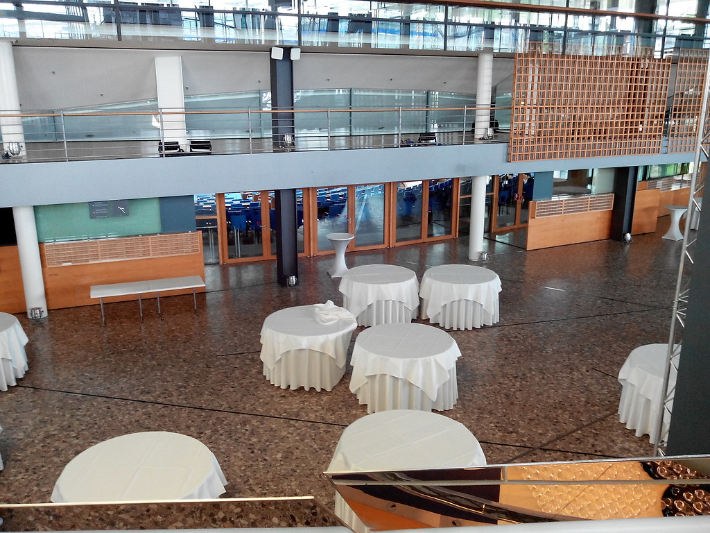Das Foyer des ehemaligen Plenarsaals in Bonn.