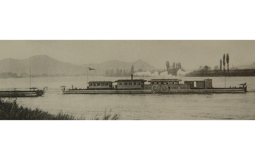Historische Aufnahme von um 1900: Die Ponte Sieg nahe des Oberkasseler Ufers bei Bonn, im Hintergrund ist das Siebengebirge zu erkennen.