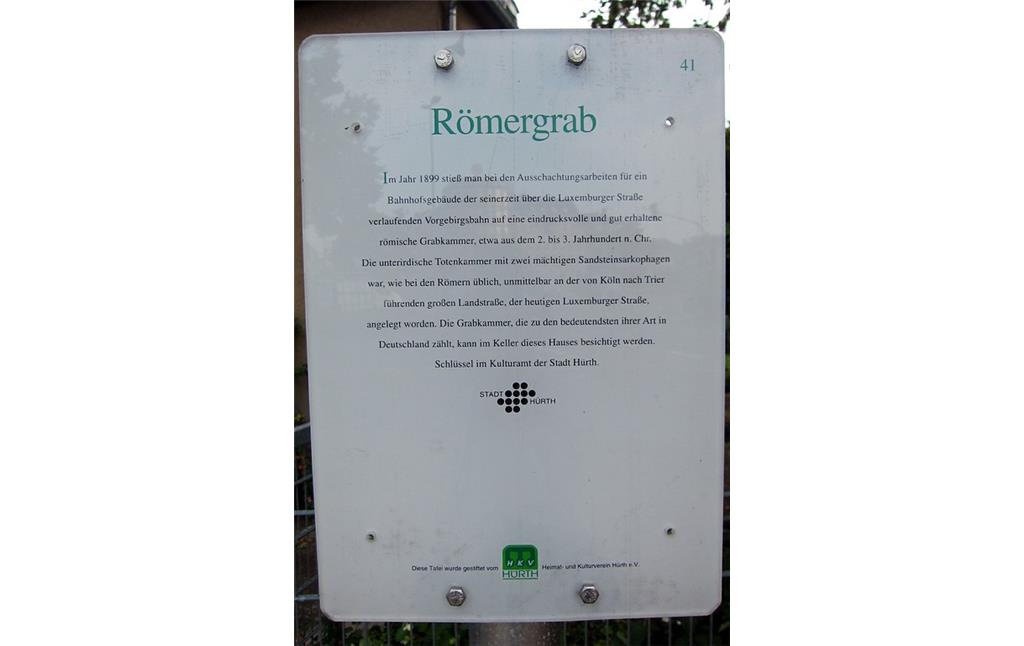 Hinweistafel zum Römergrab in der Kaulardstraße 2 in Hürth-Efferen (2013).