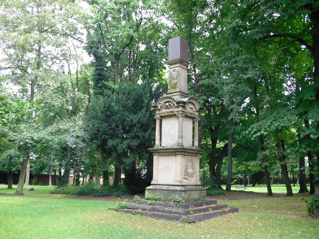Kriegerdenkmal auf dem Alten Friedhof in Köln-Vingst (2013)