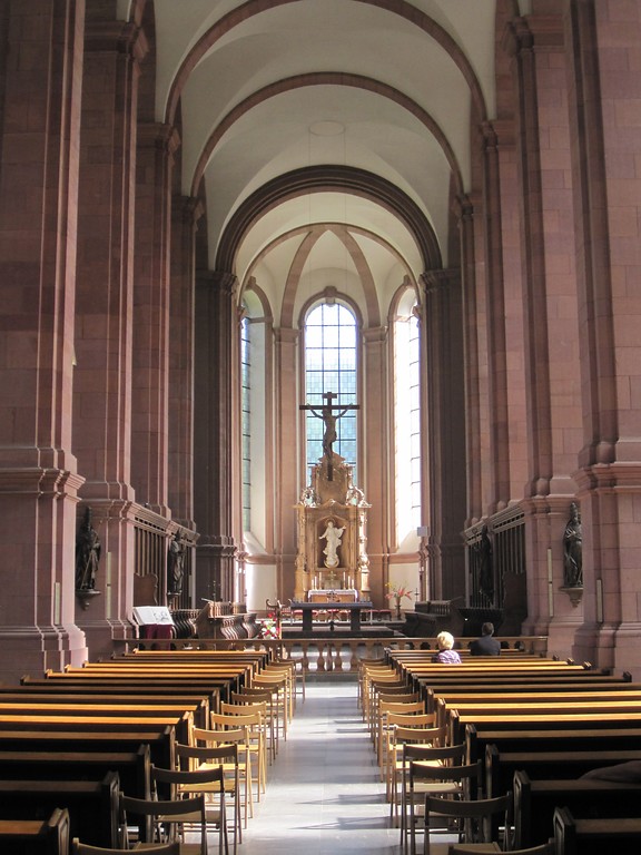 Blick längs durch den Chor der Abteikirche von Kloster Himmerod (2011)