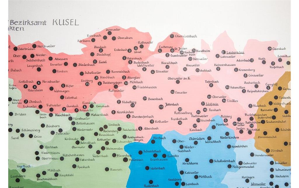 In der Landkarte der Westpfalz aus dem Musikantenland-Museum sind die Zahlen der Wandermusikanten eingezeichnet, die aus den einzelnen Orten stammten (2023)