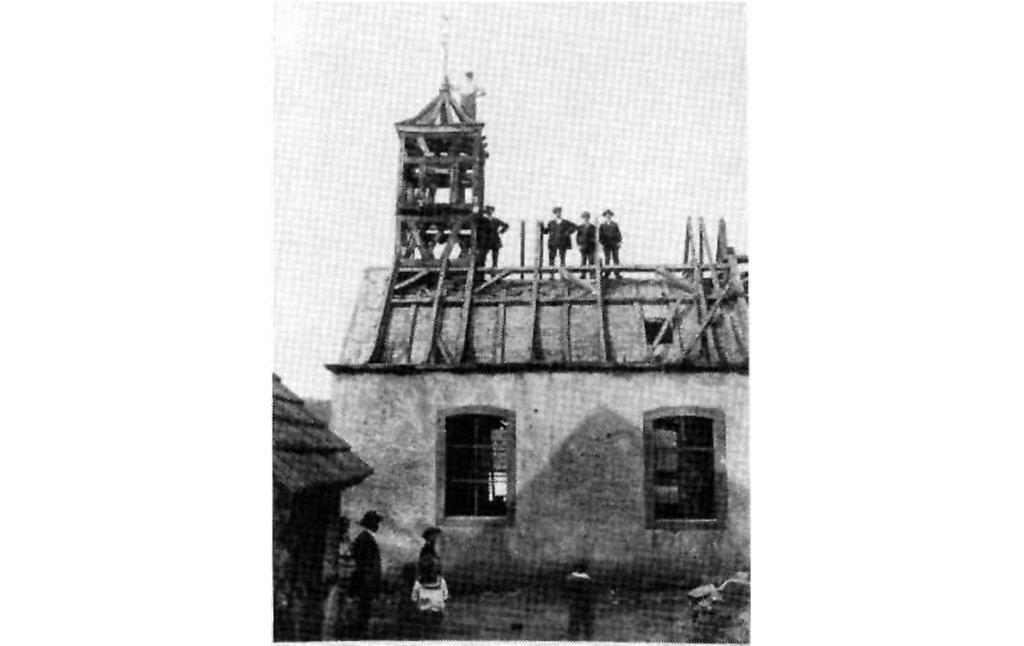 Historische Aufnahme (1916): Der Abriss der Kapelle von Bongard.