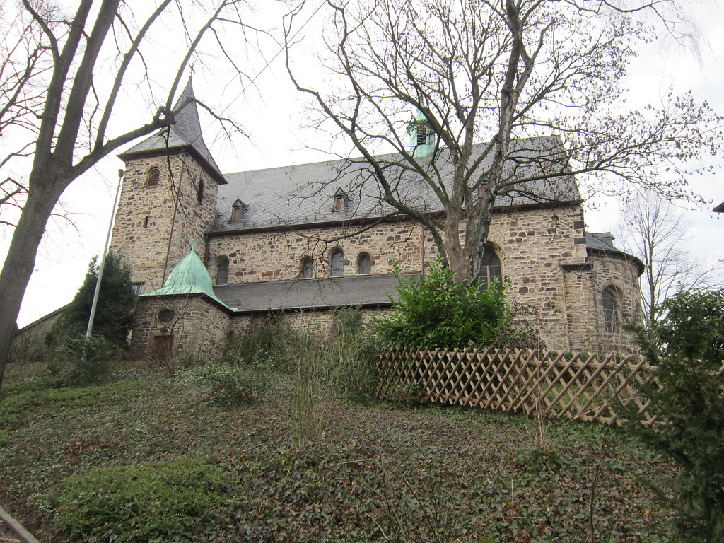 Essen, Karmelitinnenkirche in Stoppenberg. Blick auf die Südseite (2017)