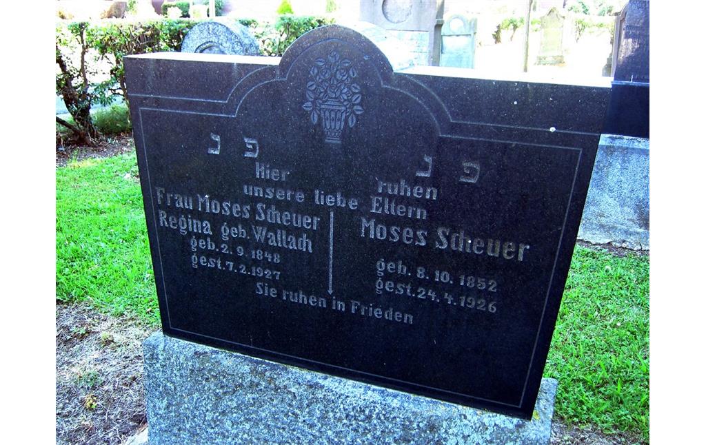 Grabstein auf dem jüdischen Friedhof in Sinzenich (2012)