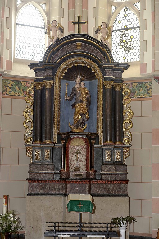 Marienaltar in der Kirche Sankt Aldegundis und Bartholomäus in Sankt Aldegund