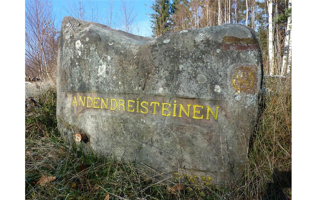 Ritterstein Nr. 85 "An den drei Steinen" nordöstlich vom Eckkopf (2013)