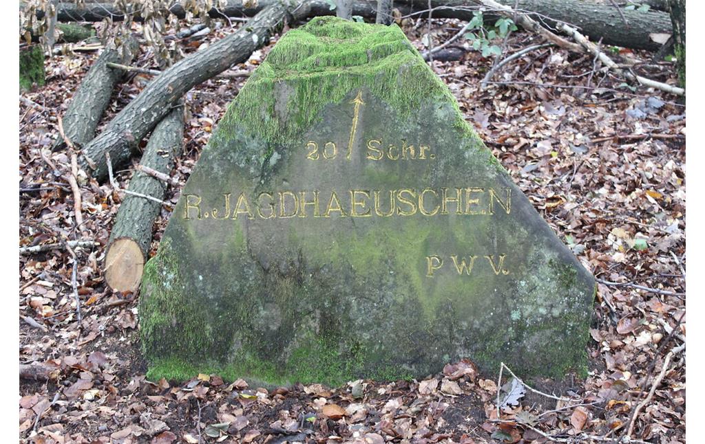 Ritterstein Nr.60 "R. Jagdhaeuschen 20 Schr." am Weißenberg nördlich von Hermersbergerhof (2021)