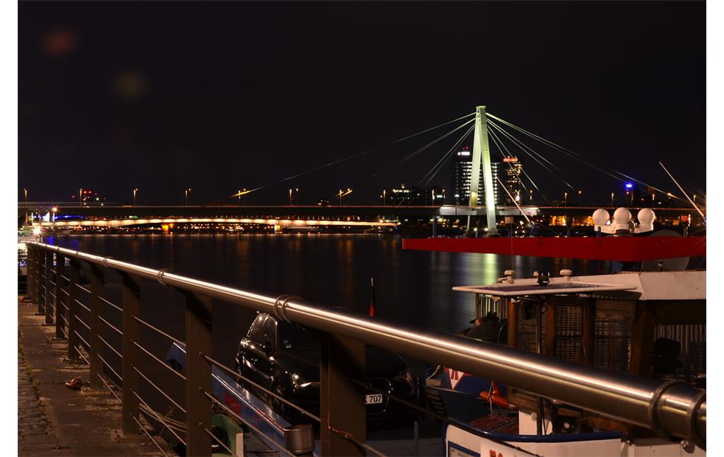 Die Sebverinsbrücke bei Nacht