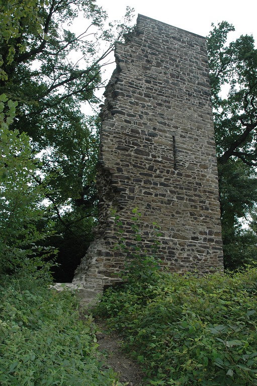 Der Kattenturm (Burg Luttelnau) in Essen Kettwig