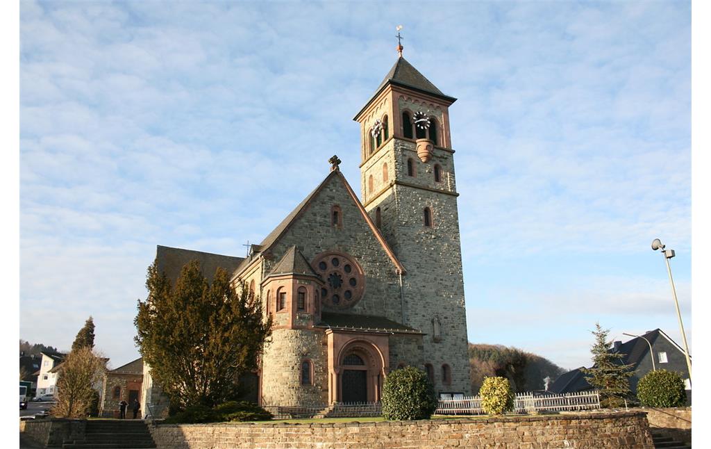 Die Pfarrkirche St. Agatha, zuvor "Kapelle der heiligen Agatha in Süng", in Lindlar-Kapellensüng (2009)