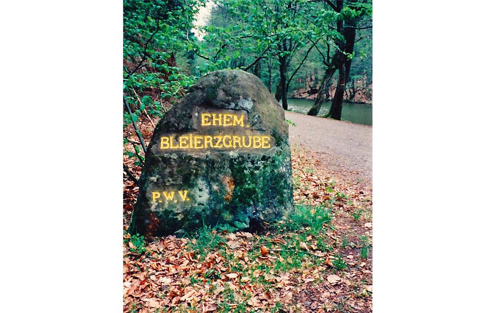 Ritterstein Nr. 29 "Ehem. Bleierzgrube" am Seehofweiher (1998)