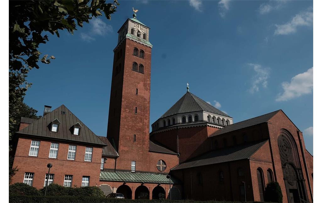 Die Heilig Kreuz Kirche in Gladbeck-Butendorf (2021)