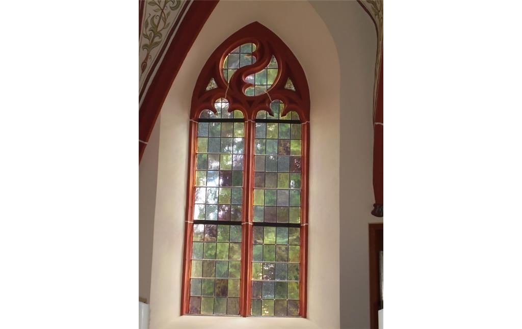 Im Zuge der Renovierung freigelegtes Nordostfenster der evangelischen Kirche in Seibersbach (2017)