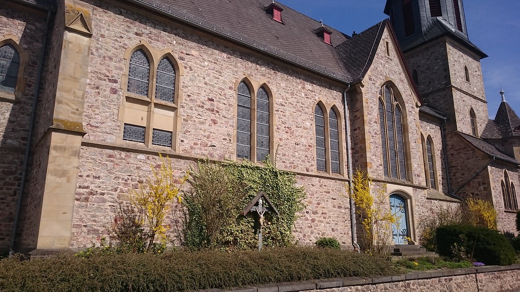 Missionskreuz an der katholischen Kirche in Seibersbach (2017)