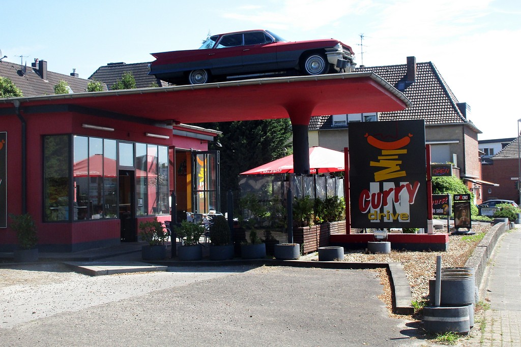 Heute als Schnellrestaurant "Curry-Drive-In" genutzte historische Tankstelle in der Freiheitsstraße in Viersen (2017).