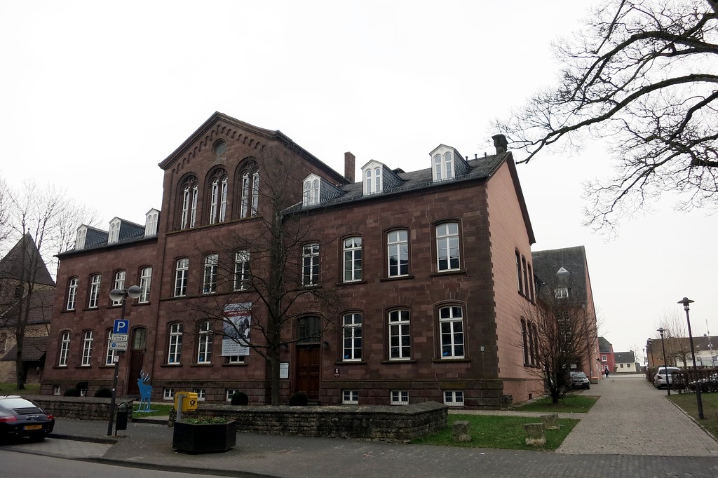 Gebäude des Alten Gymnasiums in der Trierer Straße in Bitburg (2015)