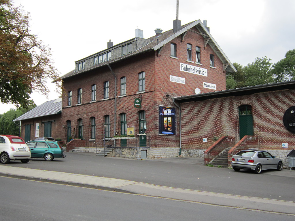 Empfangsgebäude des Bahnhofes Kornelimünster an der Vennbahn, Blick von der Straßenseite (2011)