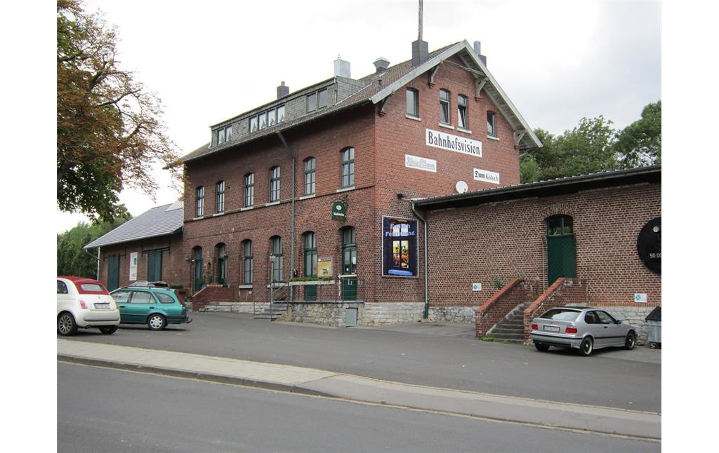 Empfangsgebäude des Bahnhofes Kornelimünster an der Vennbahn, Blick von der Straßenseite (2011)
