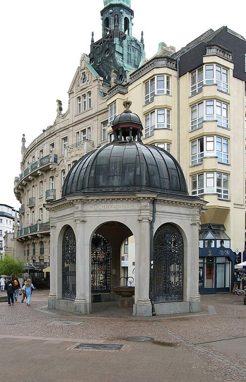 Der Schutzbau des Kochbrunnens auf dem Kranzplatz in Wiesbaden diente der Dombaukuppel als Vorbild (2020)