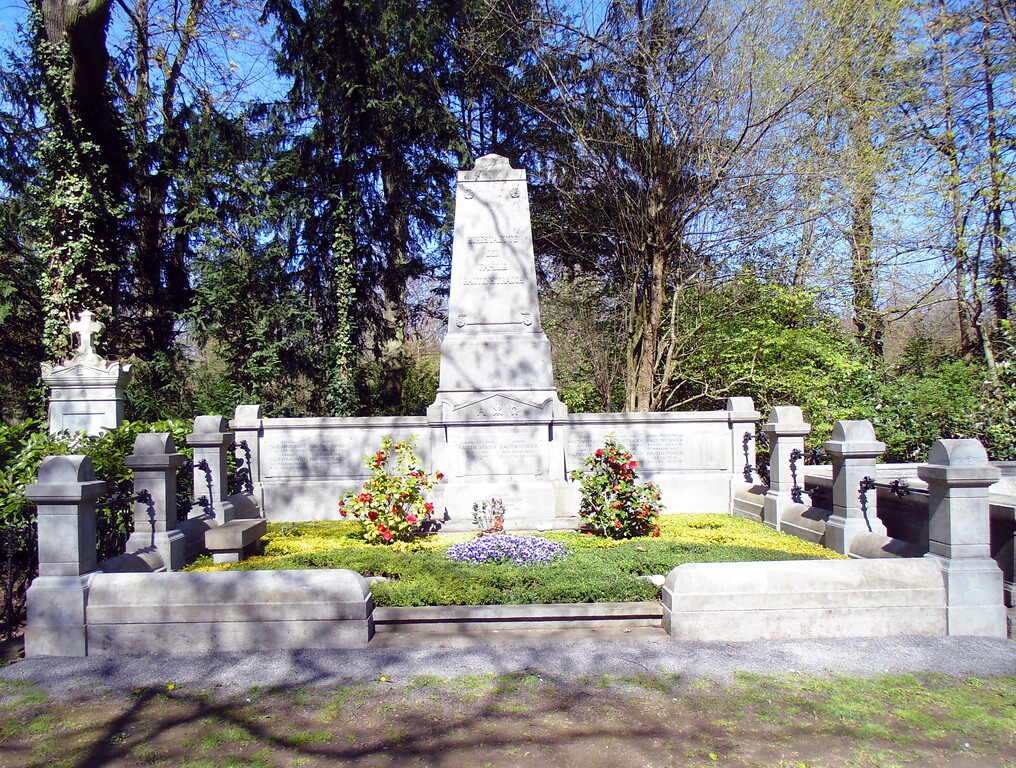 Grabstätte von Adele Rautenstrauch auf dem Friedhof Melaten (2020)