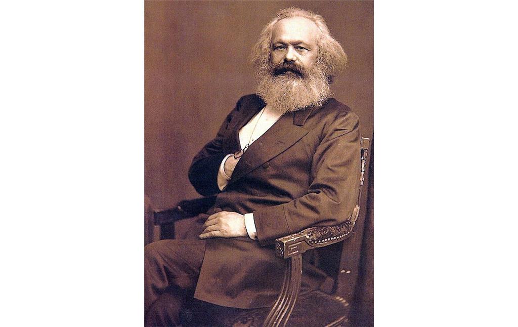 Historisches Foto des 1818 in Trier geborenen Philosophen und Theoretikers des Sozialismus und Kommunismus Karl Marx (vor 1875).