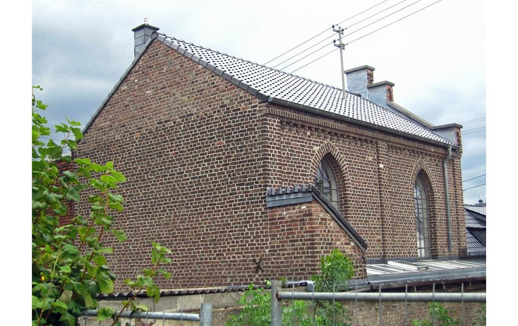 Rückseite der Synagoge in Hülchrath vom Sebastianusplatz aus (2014)