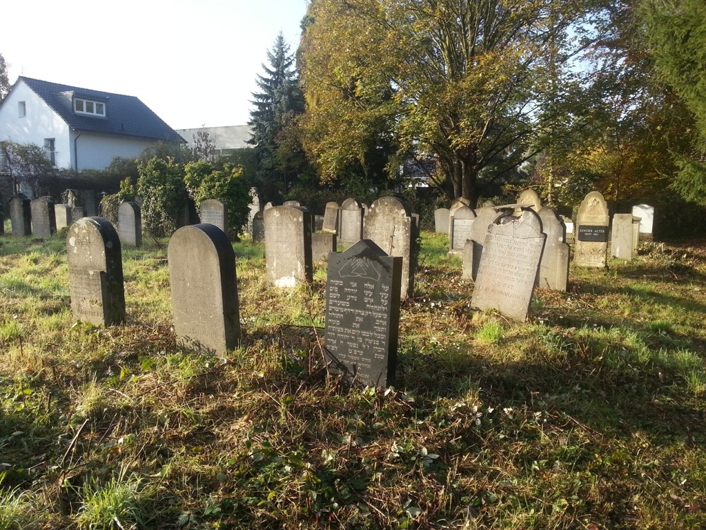 Gräberfeld auf dem jüdischen Friedhof in Deckstein, Köln-Lindenthal (2013)