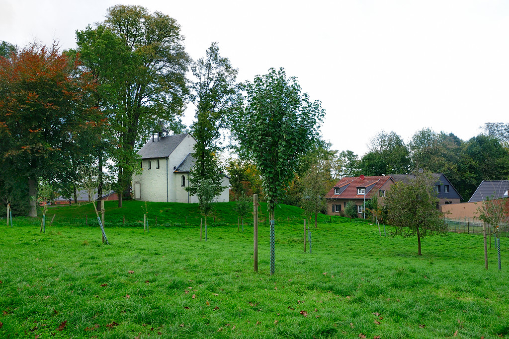 Kapelle St. Lambertus in Rommerskirchen-Ramrath im Herbst 2014.
