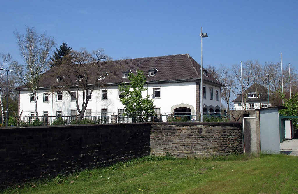 "Gebäude 1" der Luftwaffenkaserne Wahn, vormaliges Wachgebäude, heute Sitz der Militärgeschichtlichen Sammlung (2019).